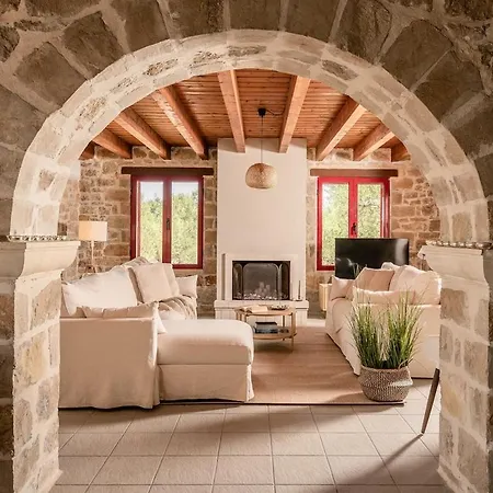 Апартаменты Geracasa Stone Meson Yerakarion