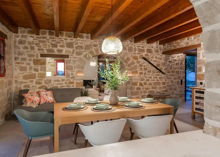 Geracasa Stone アパート Méson Yerakaríon